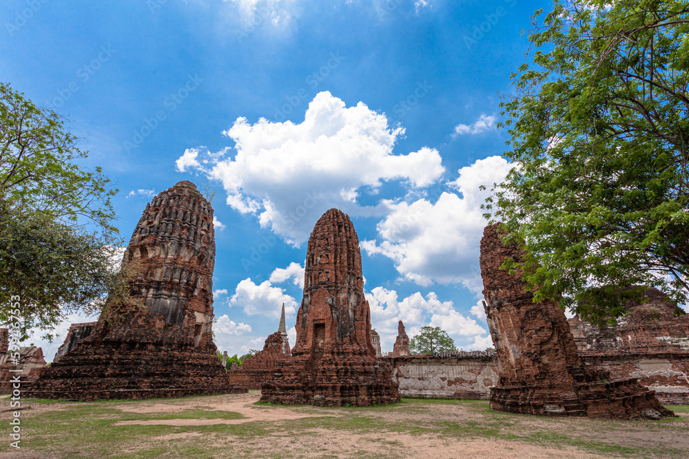 .The ruins of the capital city of the Ayutthaya period..The beauty of the ruined architecture of a thriving city..Churches, temples, pagodas, walls, doors that are valuable of Ayutthaya architecture..