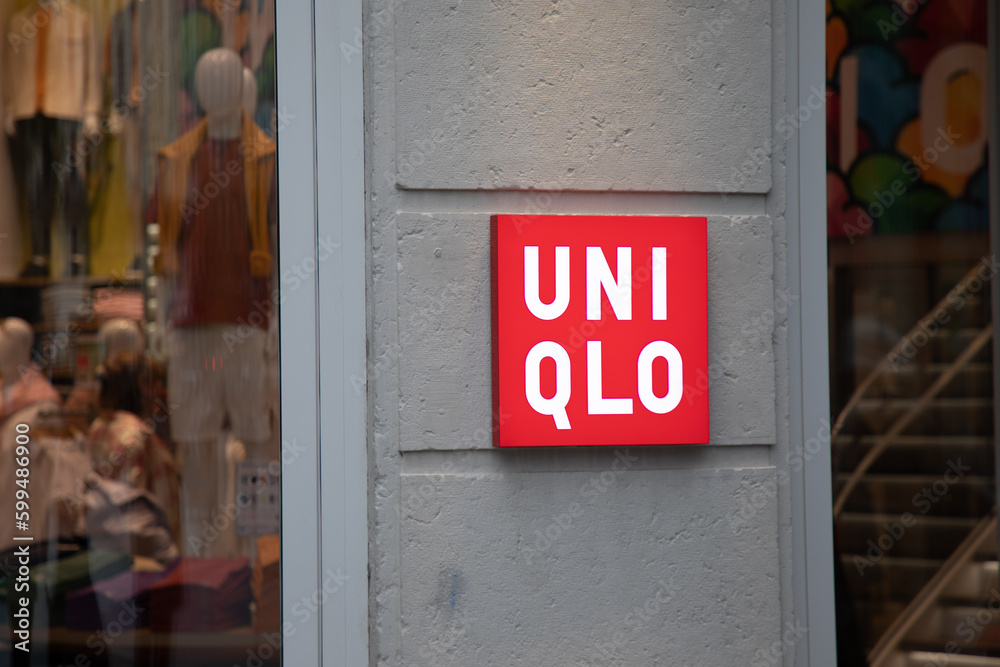 Uniqlo Logo Sign Stock Photo  Download Image Now  Store Uniqlo Asia   iStock