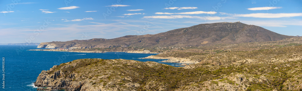 Panorama de la baie de Cadaquès et du cap Norfeu vus du Cabo de Creus, Girona, Spain Panorama de la baie de Cadaquès et du cap Norfeu vus du Cabo de Creus, Girona, Spain