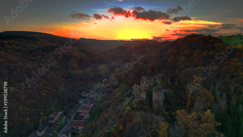 Burg bei Sonnenuntergang
