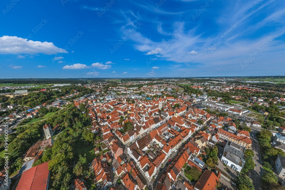 Kaufbeuren im Luftbild - Ausblick auf die historische Altstadt und den Fünfknopfturm
