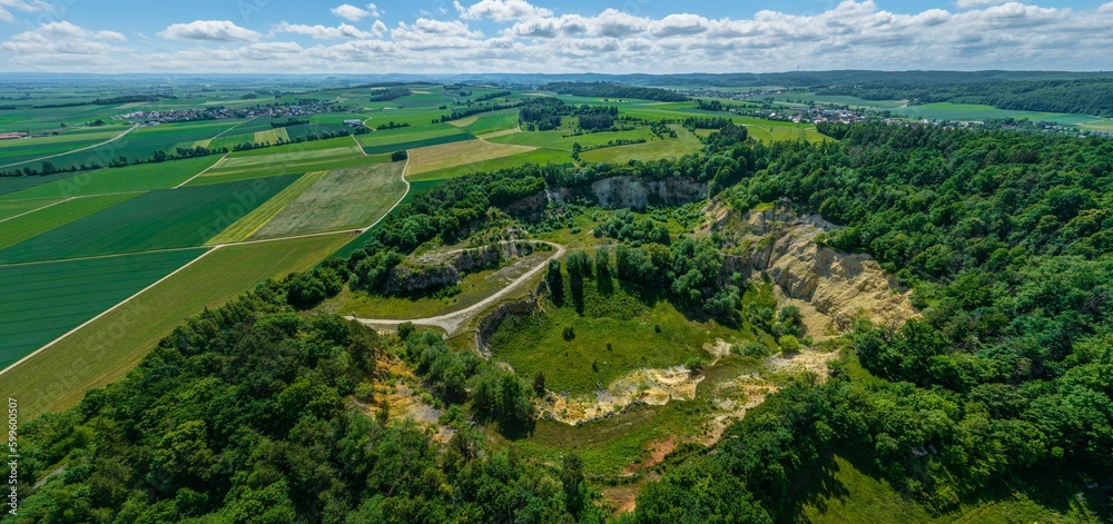 Geopark Ries - Ausblick auf den Erlebnis-Steinbruch Lindle bei Holheim
