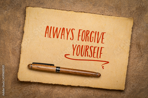 Платно always forgive yourself inspirational advice or reminder - handwriting on a hand