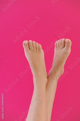 pés de mulher pedicuro, cuidado e saúde da mulher