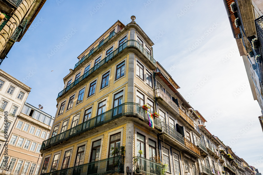 Fototapeta premium Dans les rues de Porto