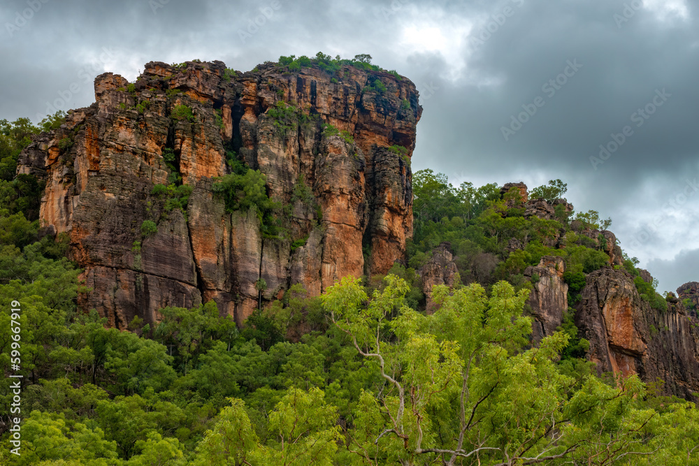 Nawurlandja lookout walk, stunning views of Anbangbang Billabong, Burrungkuy (Nourlangie) outcrop and Arnhem Land escarpment. Kakadu National Parl, Northern Territory, Australia