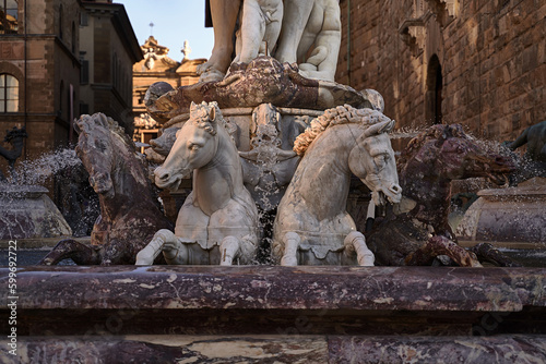 Obraz na płótnie Detail of horses of the Neptune fountain, in Florence, Italy at dusk. w salonie