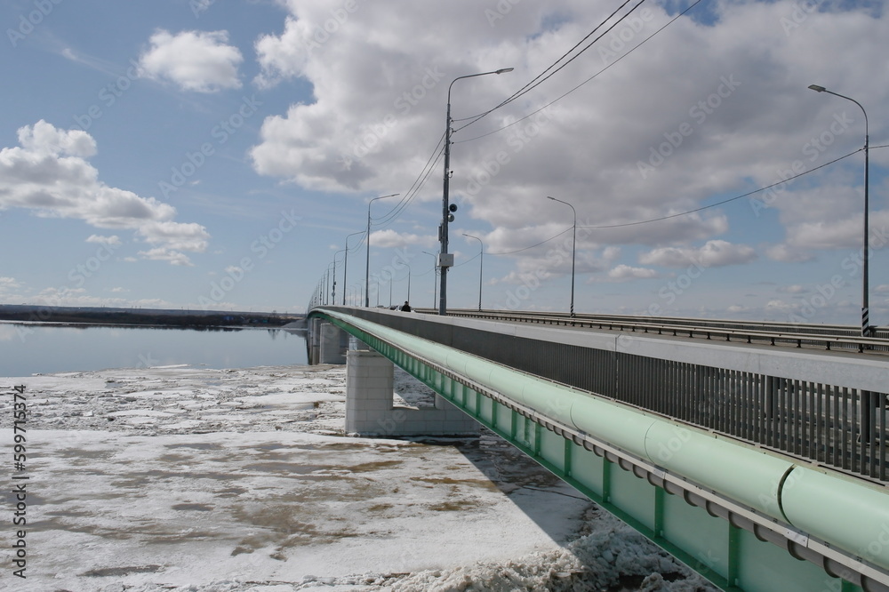 bridge ov river during ice drifter the