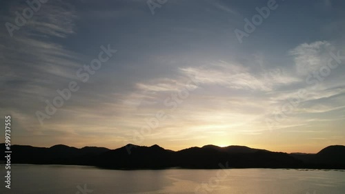 Wallpaper Mural 山陰海岸国立公園　久美浜湾の綺麗な夕景　ドローン下降撮影 Torontodigital.ca