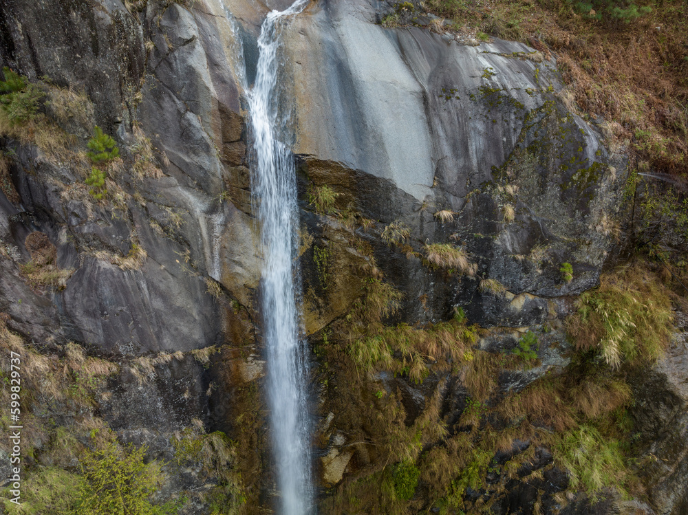 Obraz premium Aerial view of beautiful forest mountain landscape in tibet, China
