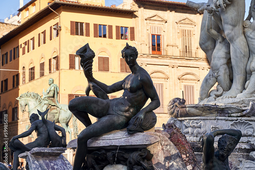 Obraz na płótnie Doris, detail from the Fountain of Neptune on Piazza della Signoria in Florence, Italy. It was executed from Bartolommeo Ammannati's model by Andrea Calamech during 1563-75. w salonie