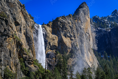 Canvas-taulu Famous Bridalveil Fall in Yosemite Valley, Yosemite National Park, California