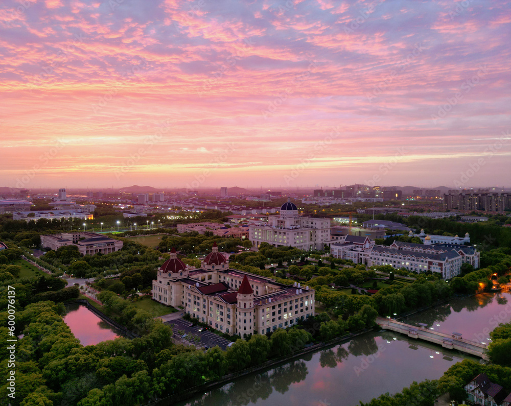 Fototapeta premium University Twon Skyline at Sunset