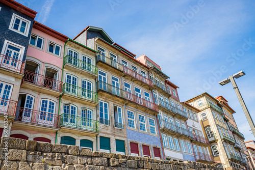 Les quais de Ribeira à Porto © Gerald Villena