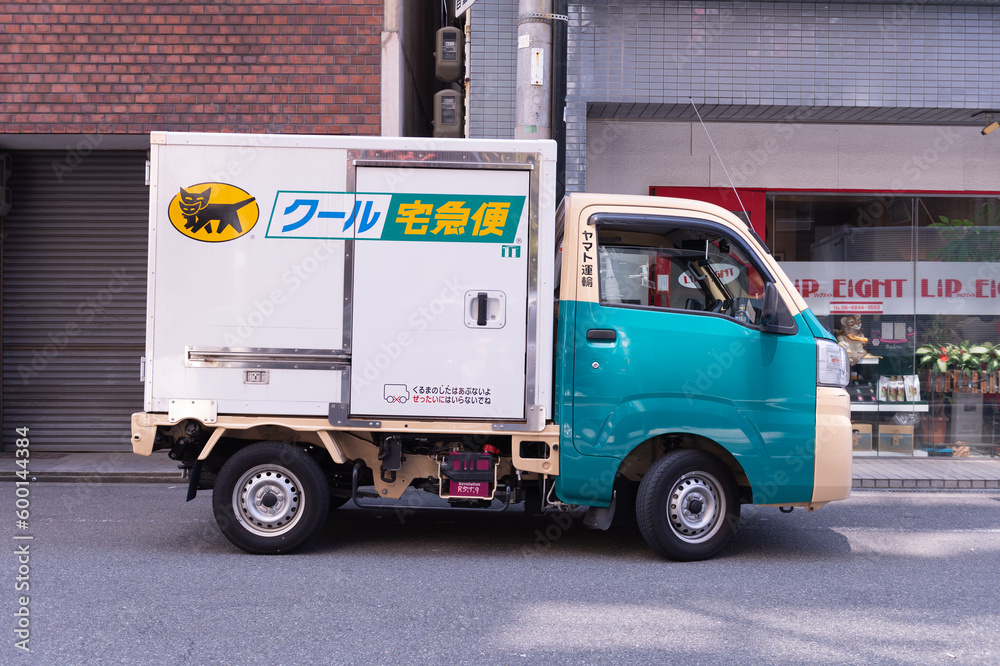クロネコヤマト　宅急便　トラック3種５台 クロネコヤマト 宅急便 トラック3種5台の通販 by CASARE｜ラクマ