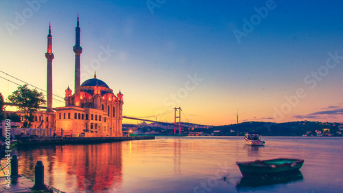 Ortakoy Istanbul panoramic landscape beautiful sunrise with clouds Ortakoy Mosque and Bosphorus Bridge, Istanbul Turkey. Best touristic destination of Istanbul. Romantic view of Istanbul city. Puzzle 