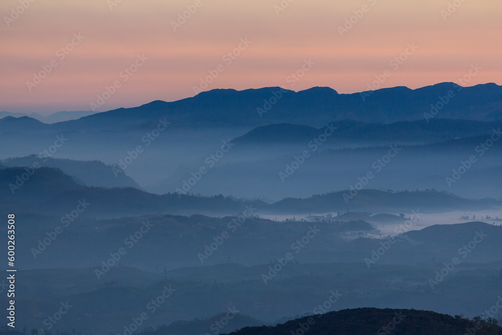 Obraz premium Mountains silhouette