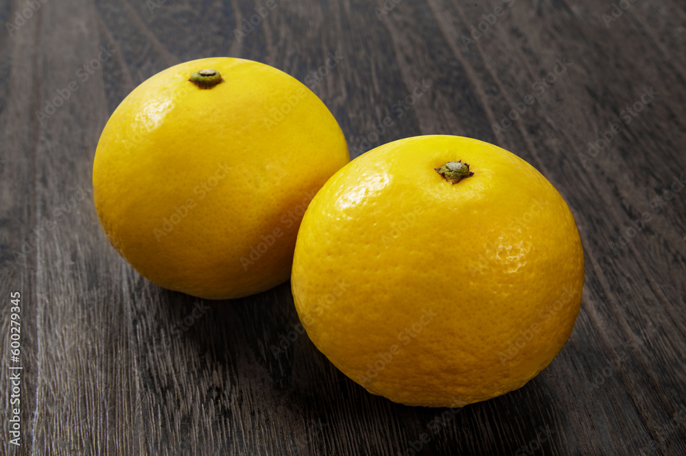 日本の柑橘類フルーツの日向夏 StockFoto Adobe Stock