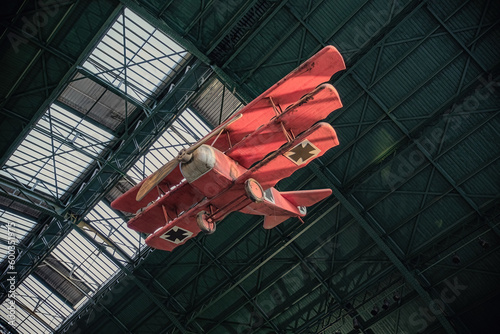 Foto Fokker Wolf Triplane hanging at the top of Plaza de Armas Centro Comercial y de