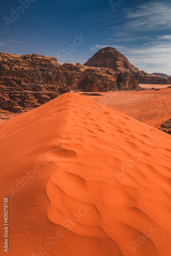Obraz na płótnie Wadi Rum desert in Jordan and beautiful dunes captured on a warm spring day. w salonie