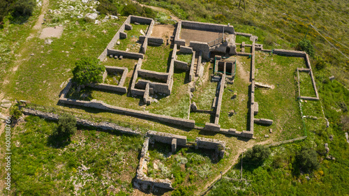 Foto Aerial view of the temple of Jupiter Anxur located on the Sant'Angelo mount, in Terracina, in the province of Latina, Italy