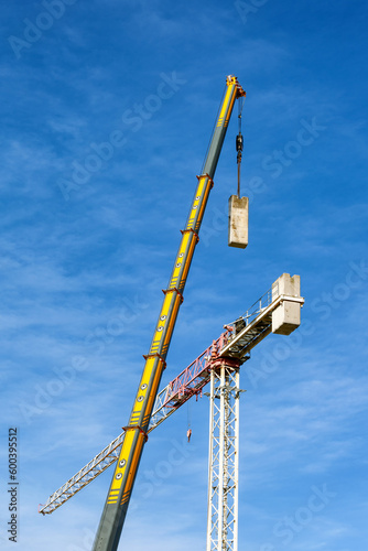 Disassembly of a tower crane