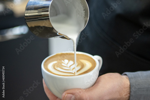 Un capolavoro di Latte Art in tazza