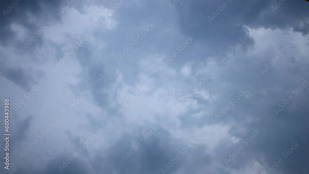 Lots of clouds before rain, flowing clouds Lots of clouds before rain, flowing clouds