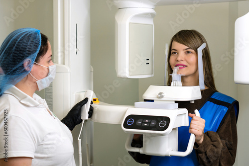 Fototapeta Naklejka Na Ścianę i Meble -  X-ray technician makes CT scan of jaw