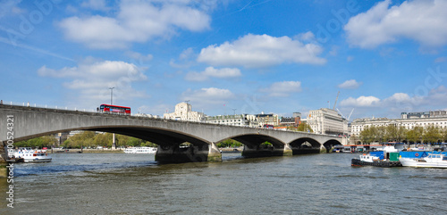Tableau sur toile Waterloo Bridge, River Thames, London