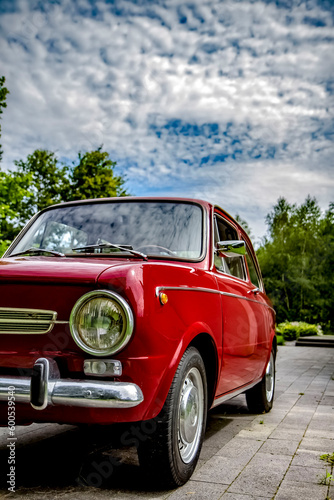 czerwony samochód retro, vintage 