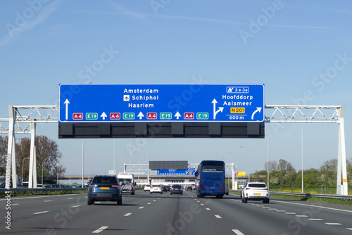 Verkehrswegweiser auf Autobahn 4, Niederlande photo
