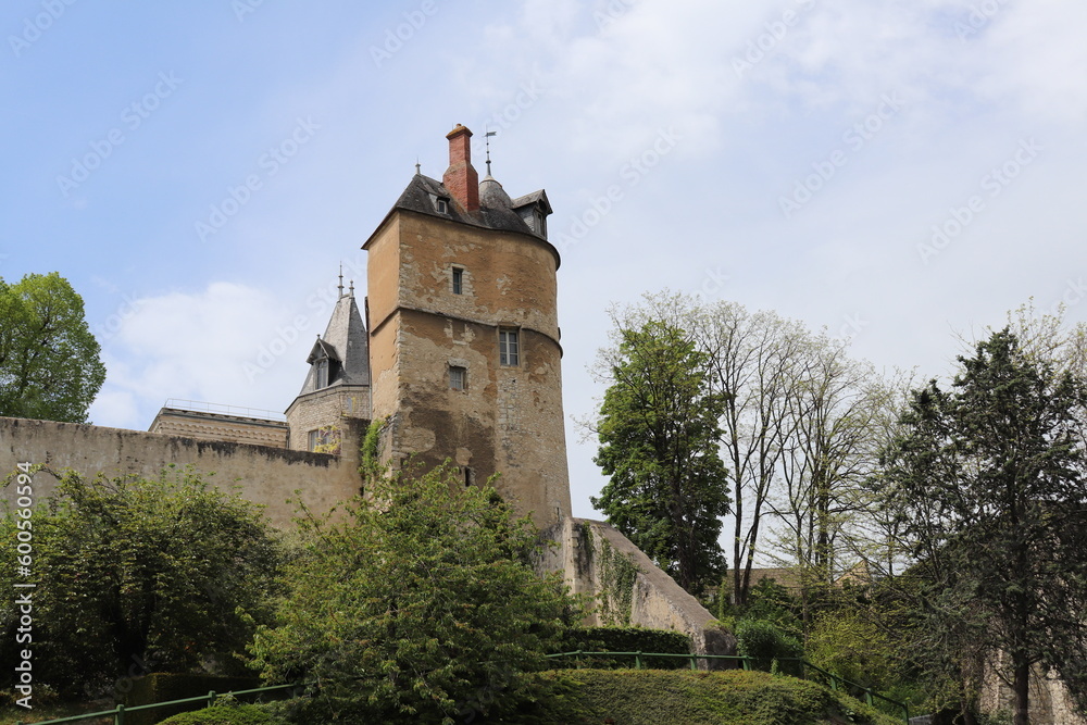 Le château royal de Montargis, vu de l'extérieur, ville de Montargis, département du Loiret, France