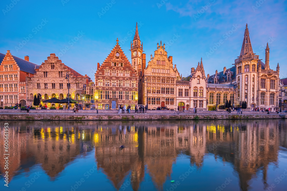 Obraz premium View of historic city of downtown Ghent, cityscape of Belgium