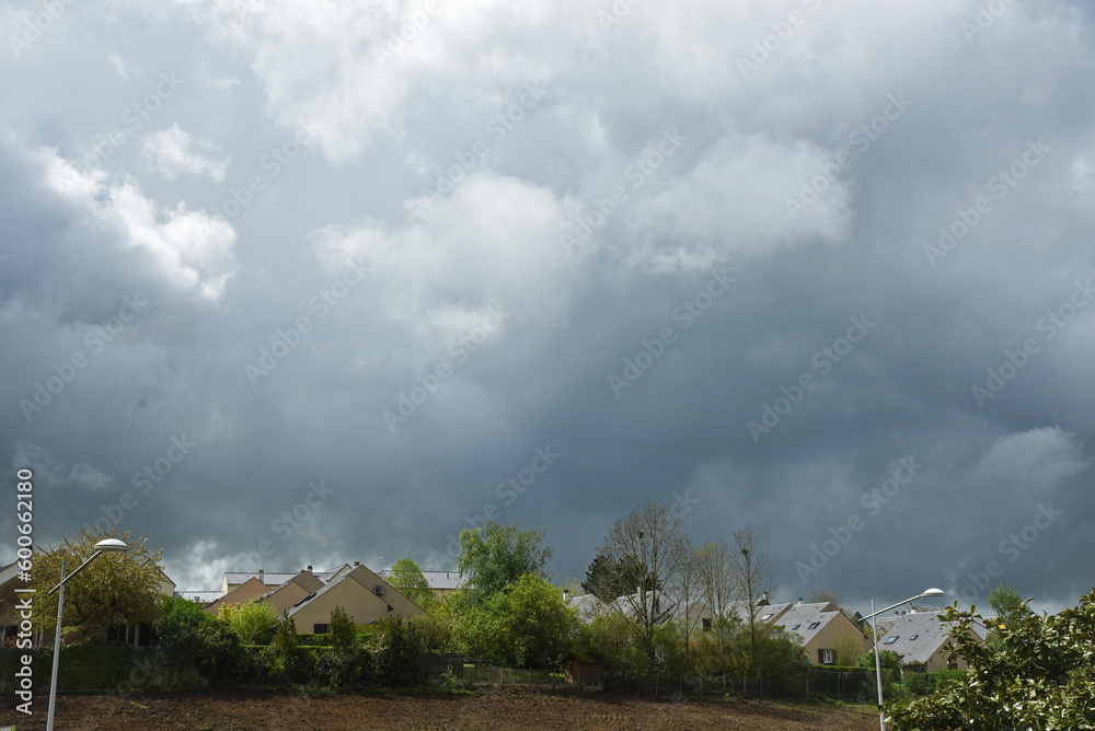 ciel nuageux annonçant un orage ciel nuageux annonçant un orage