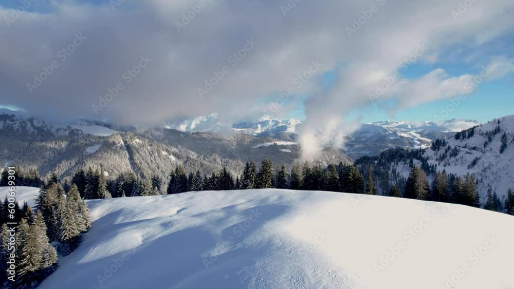Vue aérienne par drone au col des Aravis, La Giettaz, Savoie, Rhône Alpes, France Vue aérienne par drone au col des Aravis, La Giettaz, Savoie, Rhône Alpes, France