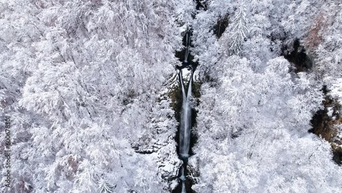 Vue aérienne de la cascade du Coeur en hiver, Passy, Haute Savoie, Rhône Alpes, France