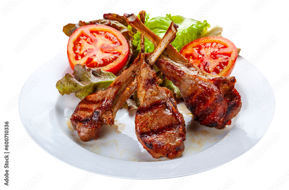 rack of lamb with lettuce and tomato