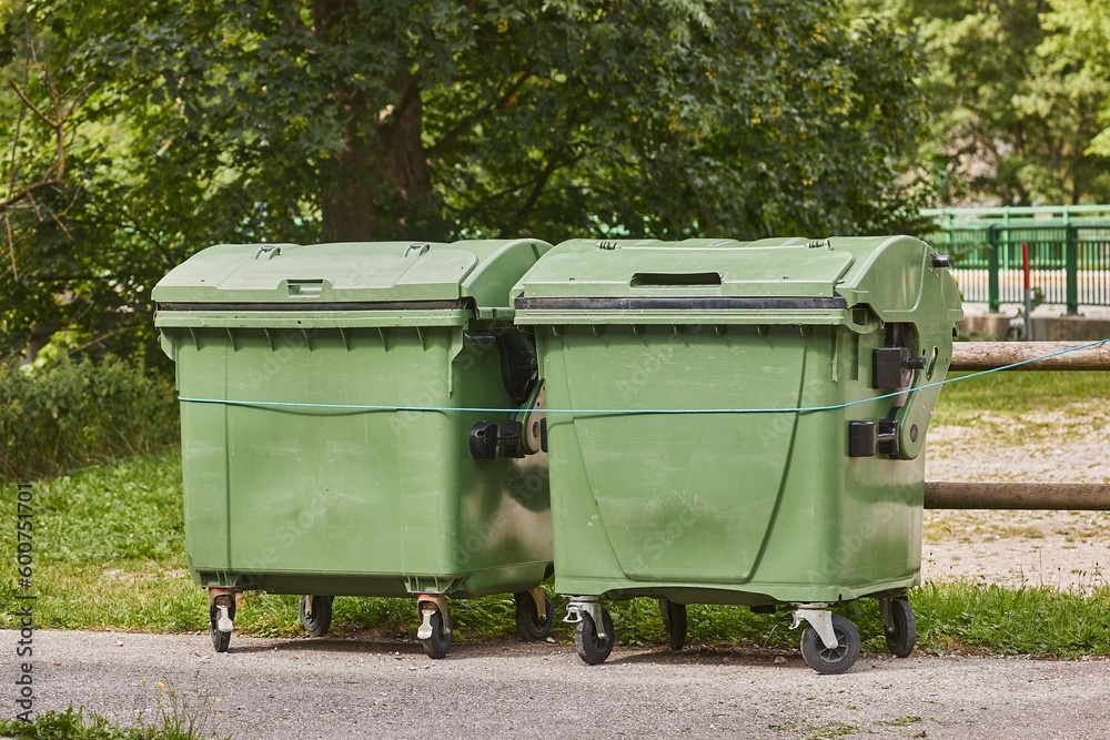 Dumpster garbage bin containers Dumpster garbage bin containers