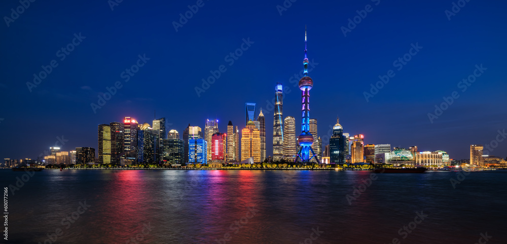 Obraz premium Beautiful Shanghai skyline and modern buildings scenery at night, China.