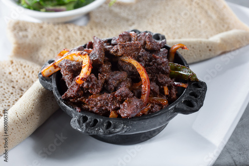 A view of a bowl of awaze tibs. photo