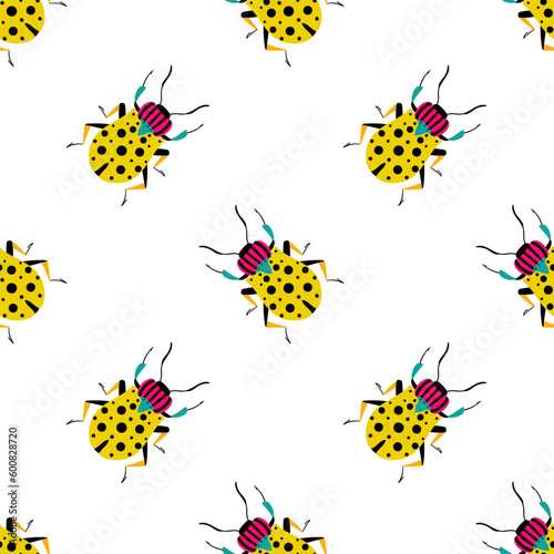 Cute yellow beetles. Seamless pattern with cartoon bugs. © Kolerowa
