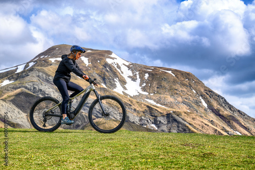 Mountain bike elettrica | Appennino Tosco Emiliano Riserva di Biosfera MAB Unesco photo