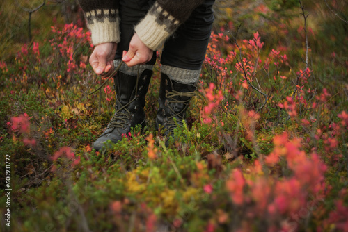 Leather hiking boots autumn tundra crop