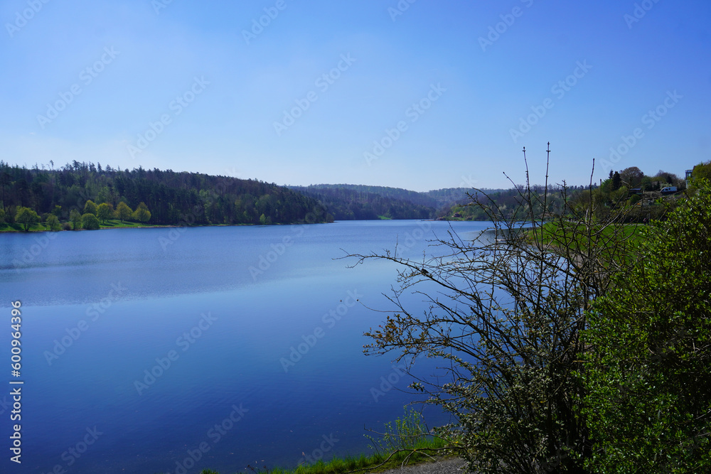Fototapeta premium Blick auf den Twistesee in Hessen