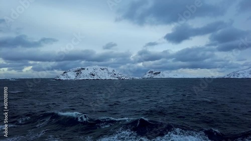 Winterliche Küste in Norwegen