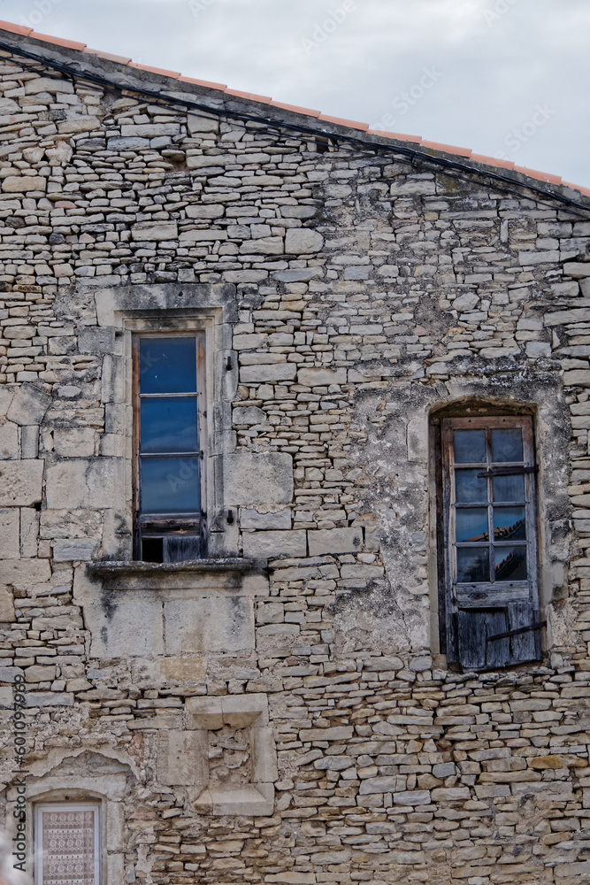 Vieille maison en pierre occitane à Marguerittes - Gard - France