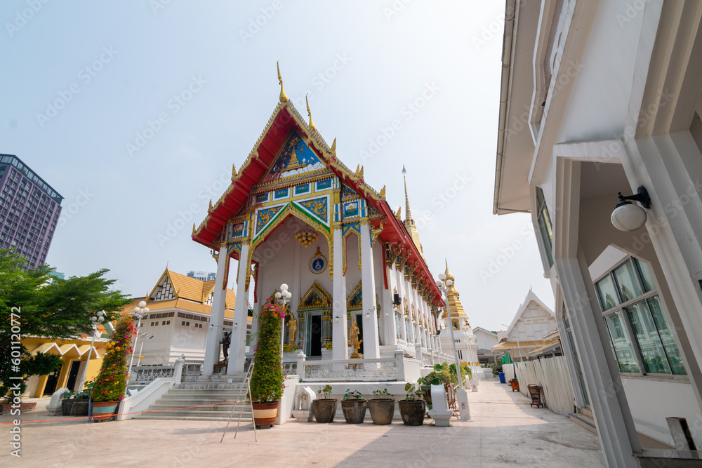 Naklejka premium Wat that thong temple. Famous in bangkok.