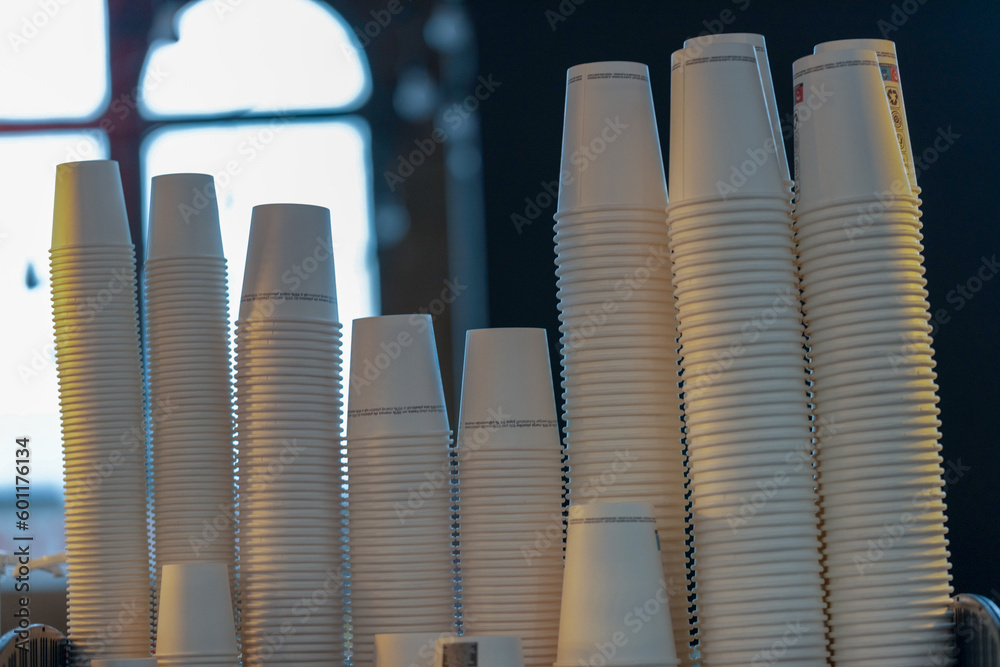 Disposable coffee cups. Garbage. Sustainable world. - obrazy, fototapety, plakaty 
