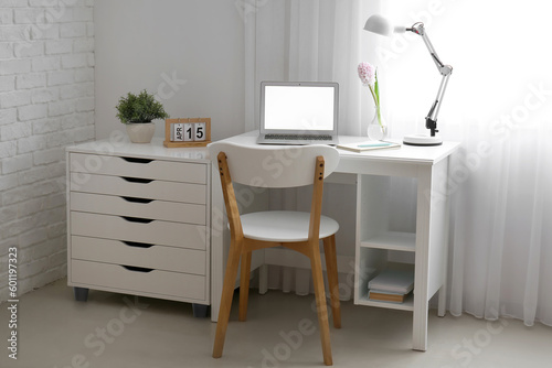 Modern home office workspac...